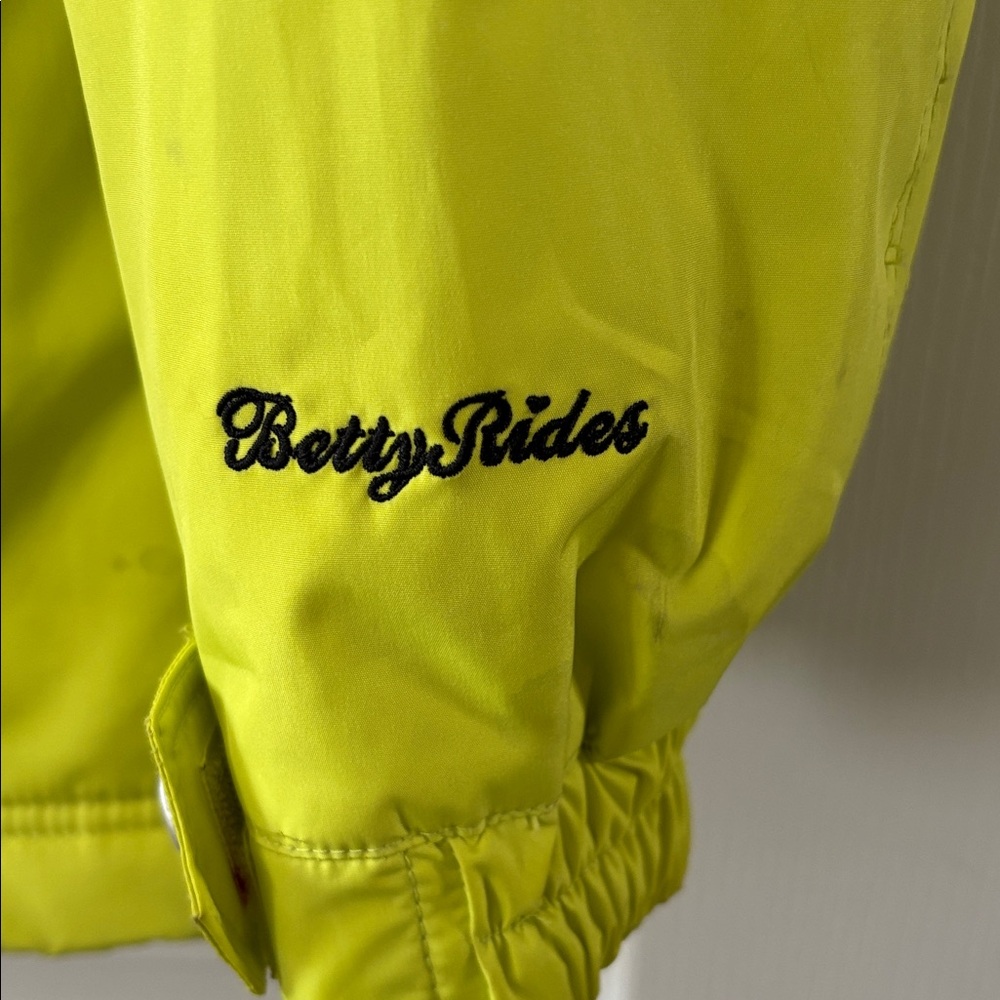 Women's Betty Rides Snowboarding Jacket - Picture 3 of 14